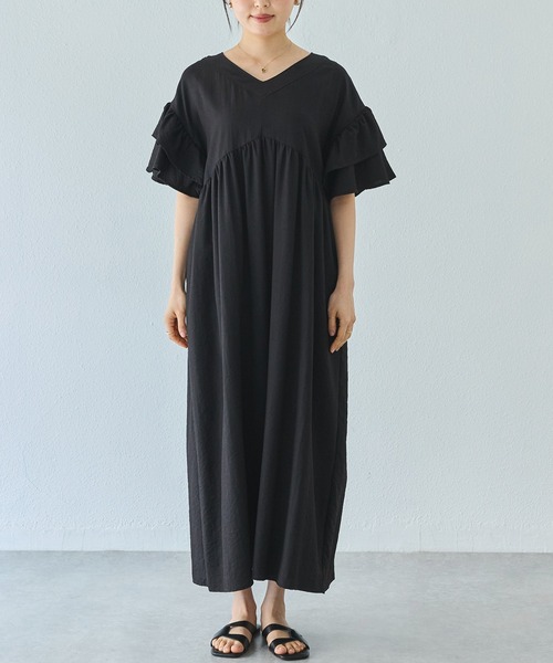 LAVEANGE(ラビアンジェ)の「Vネックフレアスリーブワンピース(ワンピース・レディース・オレンジ/ブラック・M/LL/3L/4L/5L)」の14枚目の写真