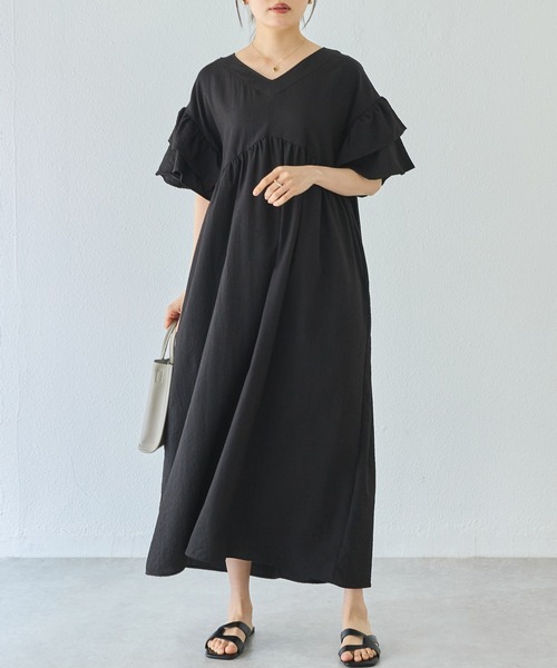 LAVEANGE(ラビアンジェ)の「Vネックフレアスリーブワンピース(ワンピース・レディース・オレンジ/ブラック・M/LL/3L/4L/5L)」の9枚目の写真