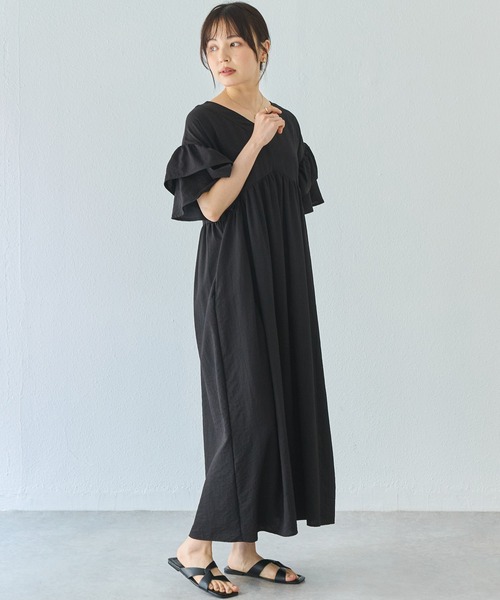 LAVEANGE(ラビアンジェ)の「Vネックフレアスリーブワンピース(ワンピース・レディース・オレンジ/ブラック・M/LL/3L/4L/5L)」の11枚目の写真