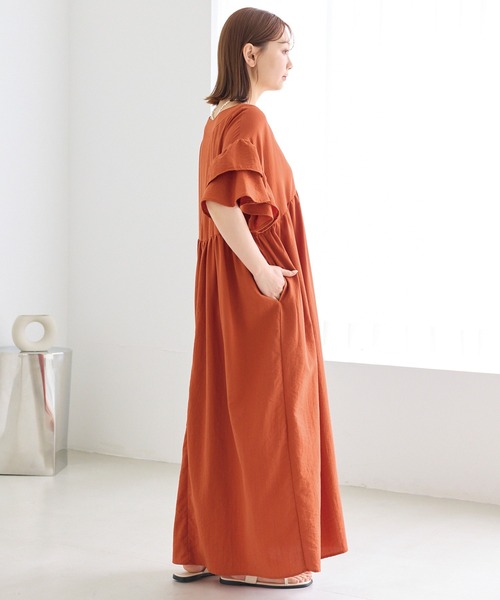 LAVEANGE(ラビアンジェ)の「Vネックフレアスリーブワンピース(ワンピース・レディース・オレンジ/ブラック・M/LL/3L/4L/5L)」の6枚目の写真