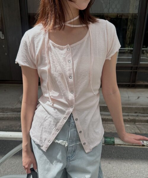 mline（エムライン）の「[mline]半袖チョーカー ボタントップス（Tシャツ/カットソー・レディース・ネイビー/ピンク/グレー/アイボリー・FREE）」の4枚目の写真