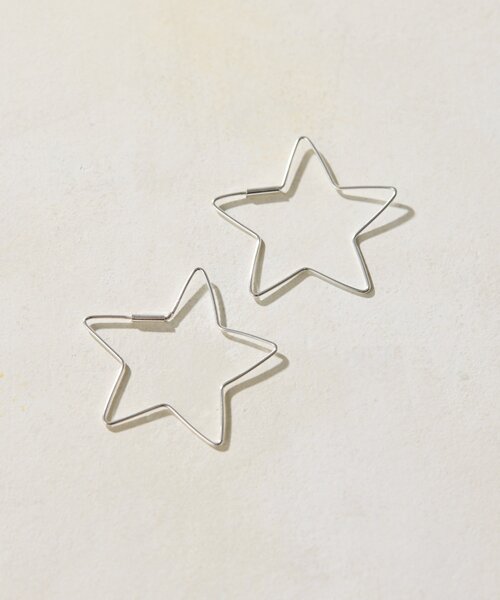 ear PAPILLONNER(イアパピヨネ)の「《スターリングシルバー使用》星型BIGフープピアス(ピアス(両耳用)・レディース・シルバー系その他4・FREE)」の2枚目の写真