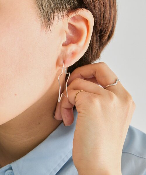 ear PAPILLONNER(イアパピヨネ)の「《スターリングシルバー使用》星型BIGフープピアス(ピアス(両耳用)・レディース・シルバー系その他4・FREE)」の5枚目の写真