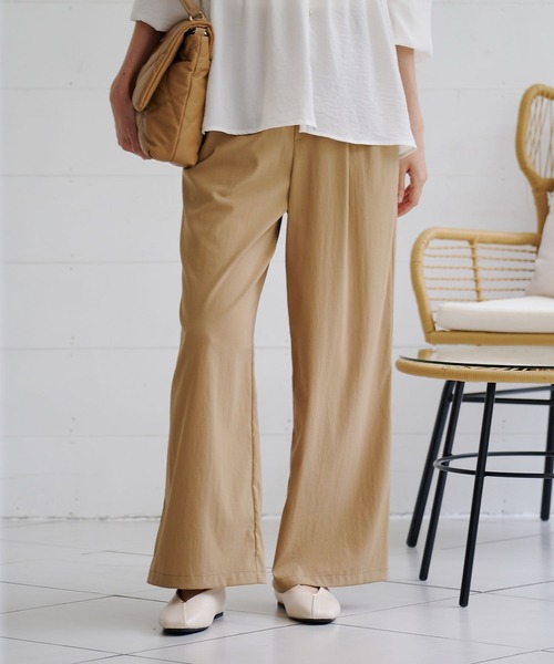Elura(エルーラ)の「2タックセミワイドパンツ/640658(その他パンツ・レディース・ブラック/ベージュ/カーキ・MEDIUM/SMALL)」の1枚目の写真