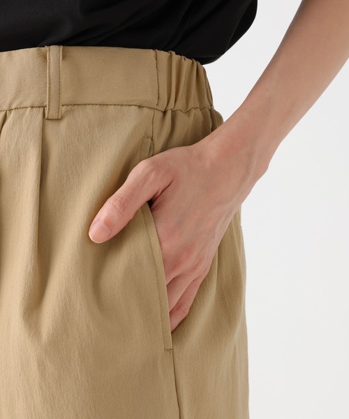 Elura(エルーラ)の「2タックセミワイドパンツ/640658(その他パンツ・レディース・ブラック/ベージュ/カーキ・MEDIUM/SMALL)」の17枚目の写真
