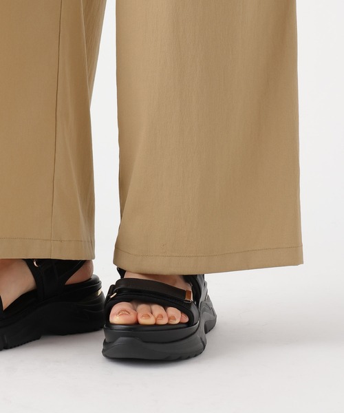 Elura(エルーラ)の「2タックセミワイドパンツ/640658(その他パンツ・レディース・ブラック/ベージュ/カーキ・MEDIUM/SMALL)」の19枚目の写真