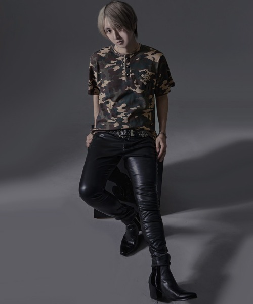 RUDOL(ルドル)の「『RUDOL/ルドル』クロス刺繍迷彩ワッフルヘンリーネックカットソー(Tシャツ/カットソー・メンズ・カーキ系2/カーキ系1・L/M)」の3枚目の写真