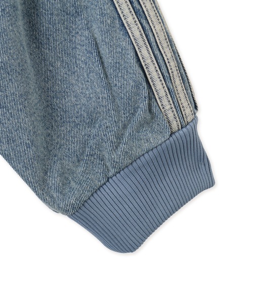 adidas(アディダス)の「adidas SST ADICOLOR DENIM TRACKTOP LIGHT WASH / アディダス SST アディカラー デニム トラックトップ ライトウォッシュ(デニムジャケット・メンズ・ライトインディゴブルー・S/M/L)」の8枚目の写真