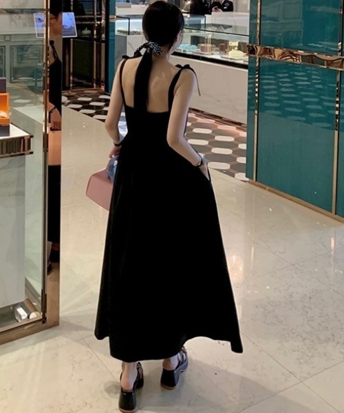 YUGA(ユーガ)の「YUGA_YGMC Korean-style Ribbon strap camisole dress(ワンピース・レディース・ブラック/ホワイト・FREE)」の17枚目の写真