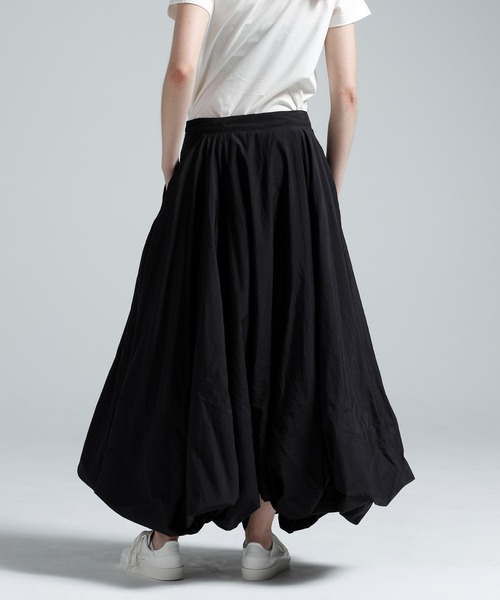 Y-3(ワイスリー)の「Y-3 GRADIENT 3 STRIPES NYLON BALOON SKIRT(スカート・レディース・ブラック・SMALL/X-SMALL/XX-SMALL/MEDIUM)」の5枚目の写真