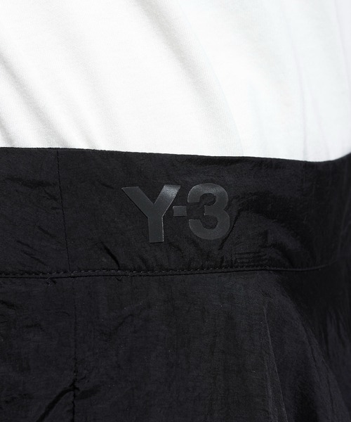 Y-3(ワイスリー)の「Y-3 GRADIENT 3 STRIPES NYLON BALOON SKIRT(スカート・レディース・ブラック・SMALL/X-SMALL/XX-SMALL/MEDIUM)」の8枚目の写真