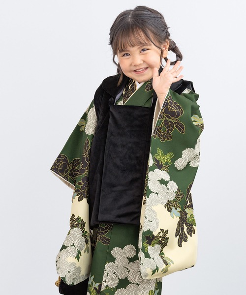 SOUBIEN(ソウビエン)の「【floro by SOUBIEN】3歳女の子用七五三セット(被布コート/着物/襦袢/草履/巾着)(着物・キッズ・ブルー系/ホワイト×レッド/アイボリー/クリーム/ホワイト系/ネイビー系1/ネイビー系/スカイブルー系/サーモンピンク/ピンク系/ワイン系/ローズ系/パイングリーン系/スモーキーグリーン系/ピーコックグリーン系/グリーン系/ダークグリーン系/レッド系/ベージュ系・ONE SIZE)」の8枚目の写真