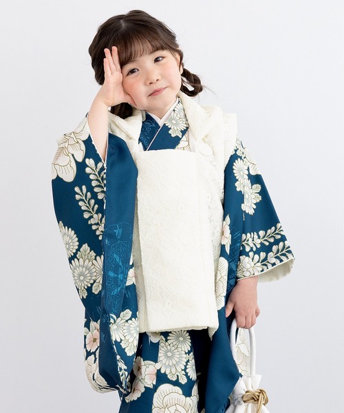 SOUBIEN(ソウビエン)の「【floro by SOUBIEN】3歳女の子用七五三セット(被布コート/着物/襦袢/草履/巾着)(着物・キッズ・ブルー系/ホワイト×レッド/アイボリー/クリーム/ホワイト系/ネイビー系1/ネイビー系/スカイブルー系/サーモンピンク/ピンク系/ワイン系/ローズ系/パイングリーン系/スモーキーグリーン系/ピーコックグリーン系/グリーン系/ダークグリーン系/レッド系/ベージュ系・ONE SIZE)」の13枚目の写真