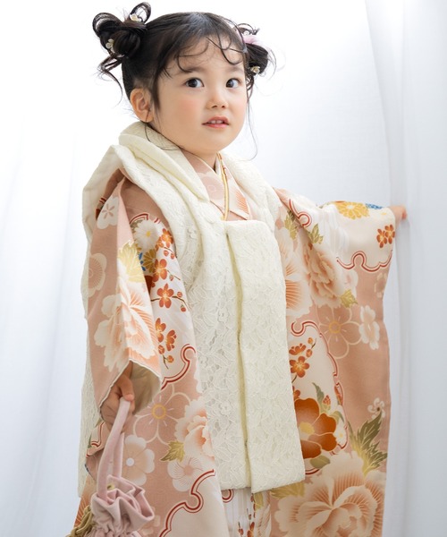 SOUBIEN(ソウビエン)の「【floro by SOUBIEN】3歳女の子用七五三セット(被布コート/着物/襦袢/草履/巾着)(着物・キッズ・ブルー系/ホワイト×レッド/アイボリー/クリーム/ホワイト系/ネイビー系1/ネイビー系/スカイブルー系/サーモンピンク/ピンク系/ワイン系/ローズ系/パイングリーン系/スモーキーグリーン系/ピーコックグリーン系/グリーン系/ダークグリーン系/レッド系/ベージュ系・ONE SIZE)」の15枚目の写真