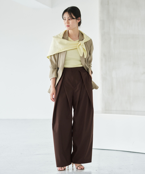 IENA(イエナ)の「《手洗い可》ウールMIXタックワイドパンツ(その他パンツ・レディース・ネイビー/チャコールグレー/ブラウン・34/38/36)」の14枚目の写真