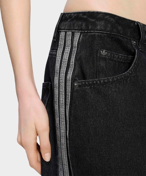 adidas(アディダス)の「HIGH RISE BARREL LEG DENIM PANT / アディダスオリジナルス adidas Originals(デニムパンツ・レディース・ブラック・28/30/27/30/25/30/24/30/26/30/34W 30L/33W 30L/32W 30L/31W 30L/30W 30L/29/30)」の4枚目の写真