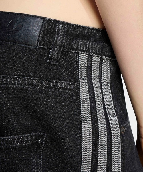 adidas(アディダス)の「HIGH RISE BARREL LEG DENIM PANT / アディダスオリジナルス adidas Originals(デニムパンツ・レディース・ブラック・28/30/27/30/25/30/24/30/26/30/34W 30L/33W 30L/32W 30L/31W 30L/30W 30L/29/30)」の5枚目の写真