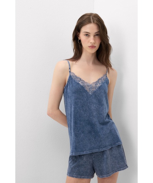 Intimissimi(インティミッシミ)の「"Denim Romance" コットン&レース トップス(キャミソール・レディース・ライトインディゴブルー・S/M)」の1枚目の写真