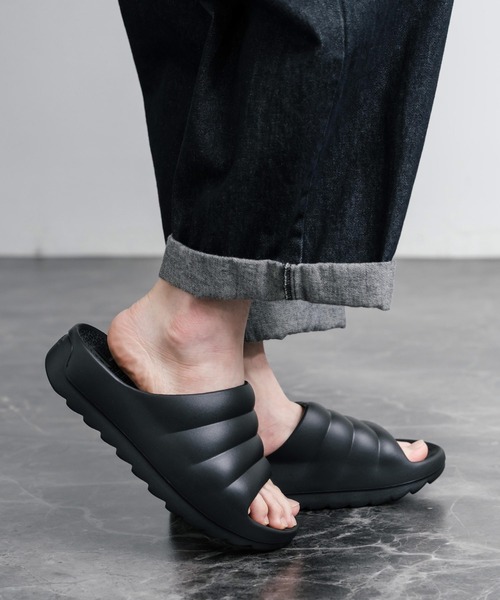 TELIC(テリック)の「TELIC テリック W-CLOUD 厚底シャークソールスライドサンダル/リカバリーサンダル(サンダル・メンズ・ブラック/グレイッシュベージュ/インディゴブルー/アイボリー・M/XL/L/ML)」の13枚目の写真