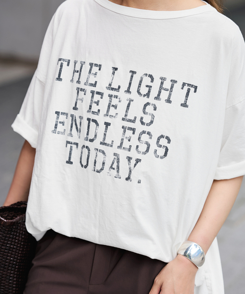 FRAMeWORK(フレームワーク)の「ステンシルロゴBIGT-SHIRT(Tシャツ/カットソー・レディース・ホワイト/ベージュ・FREE)」の3枚目の写真