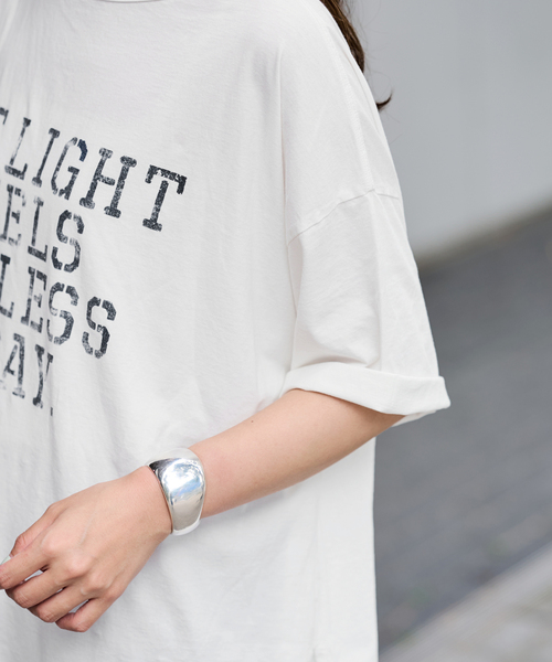 FRAMeWORK(フレームワーク)の「ステンシルロゴBIGT-SHIRT(Tシャツ/カットソー・レディース・ホワイト/ベージュ・FREE)」の4枚目の写真
