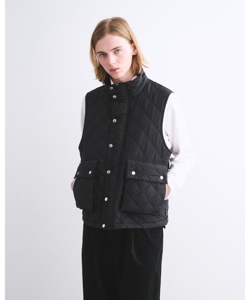 Traditional Weatherwear(トラディショナルウェザーウェア)の「ELGIN QUILTED VEST(ベスト・メンズ・ブラック×ブラック/ブラウン・36/38)」の1枚目の写真