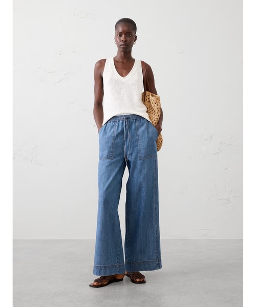 BANANA REPUBLIC FACTORY STORE（バナナリパブリック ファクトリーストア）の「BANANA REPUBLIC FACTORY STORE　　ワイドレッグミッドライズプルオンユーティリティジーンズ（デニムパンツ・レディース・ライトインディゴブルー/ブルー/インディゴブルー・XS/S/M/L）」の6枚目の写真
