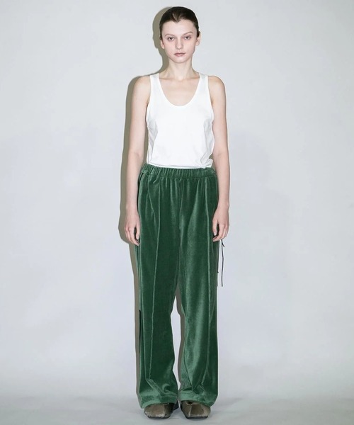 my beautiful landlet（マイビューティフルランドレット）の「【my beautiful landlet】 COTTON VELOUR TRACK FLARE PANTS（その他パンツ・メンズ・ネイビー/レッド/グリーン・1/0）」の2枚目の写真