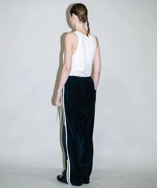 my beautiful landlet（マイビューティフルランドレット）の「【my beautiful landlet】 COTTON VELOUR TRACK FLARE PANTS（その他パンツ・メンズ・ネイビー/レッド/グリーン・1/0）」の11枚目の写真