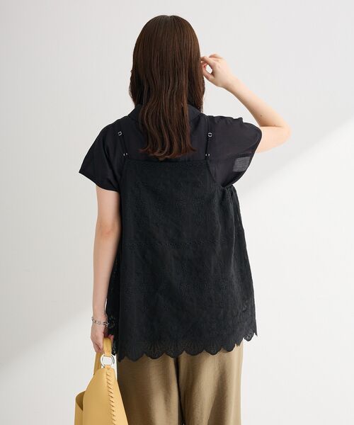Green Parks(グリーンパークス)の「SET2点刺しゅうキャミ+シャツ(シャツ/ブラウス・レディース・ブラウン/オフホワイト/ブラック・FREE)」の22枚目の写真
