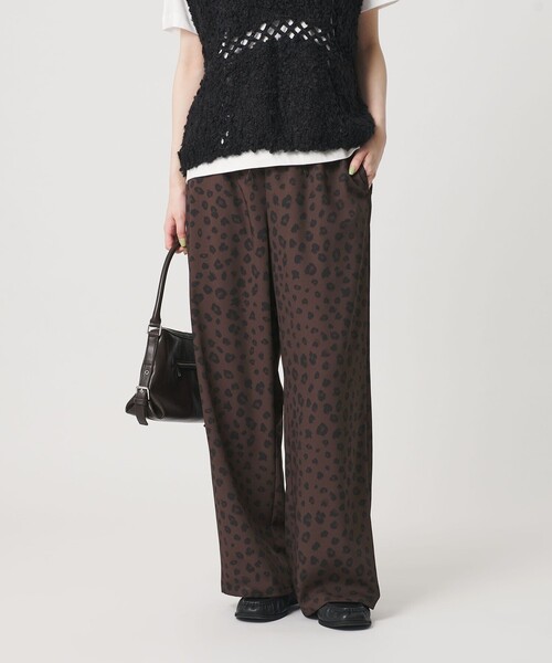 BEAUTY&YOUTH UNITED ARROWS(ビューティーアンドユースユナイテッドアローズ)の「ポリエステルブレンド レオパード イージーワイドパンツ(その他パンツ・レディース・ナチュラル/ダークブラウン・S/M)」の6枚目の写真