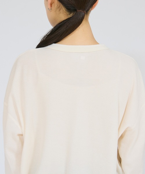 HANES(ヘインズ)の「【Hanes/ヘインズ】レディース Thermal for HER ヘンリーネックTシャツ(Tシャツ/カットソー・レディース・レッド/オフホワイト/グレー系・LARGE/MEDIUM)」の8枚目の写真