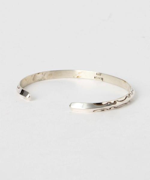 Ray Adakai（レイ・アダカイ）の「＜Ray Adakai＞ Triangle BRAC 16SS/ブレスレット（バングル/リストバンド・メンズ・シルバー・ONE）」の4枚目の写真