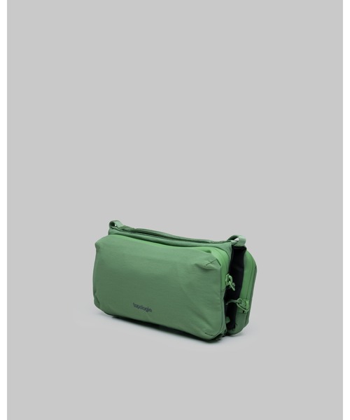 Topologie(トポロジー)の「Bottle Sacoche Medium(ボトル サコッシュミディアム)(ショルダーバッグ・レディース・グリーン・ONE SIZE)」の2枚目の写真