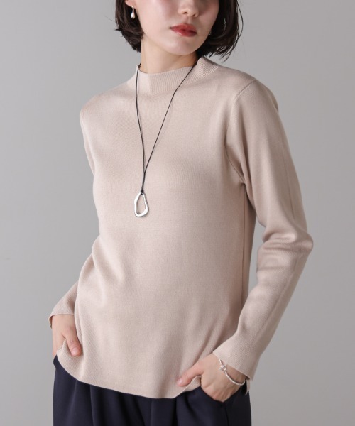 Bou Jeloud(ブージュルード)の「ハイネック総針ニットプルオーバー(ニット/セーター・レディース・A/B/グリーン/ベージュ・FREE)」の2枚目の写真
