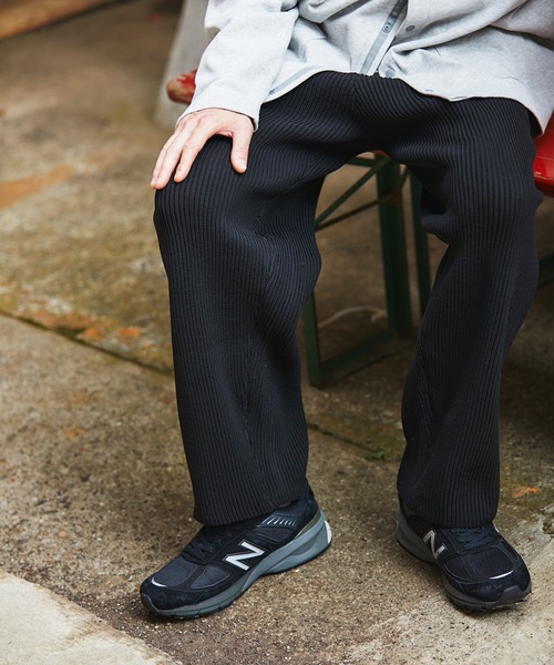 The DUFFER of ST.GEORGE(ザダファーオブセントジョージ)の「5G RIB KNIT EASY PANTS:5ゲージ リブニット イージーパンツ / 畦編み / ストレッチニット / レギュラーフィット ストレート(その他パンツ・メンズ・グレー/ブラック・X-LARGE/LARGE/MEDIUM)」の8枚目の写真