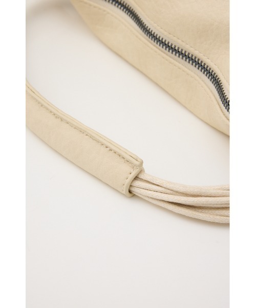 LAGUA GEM(ラグアジェム)の「FAUX LEATHER FRINGE バッグ(ショルダーバッグ・レディース・オフホワイト/ブラック・FREE)」の12枚目の写真