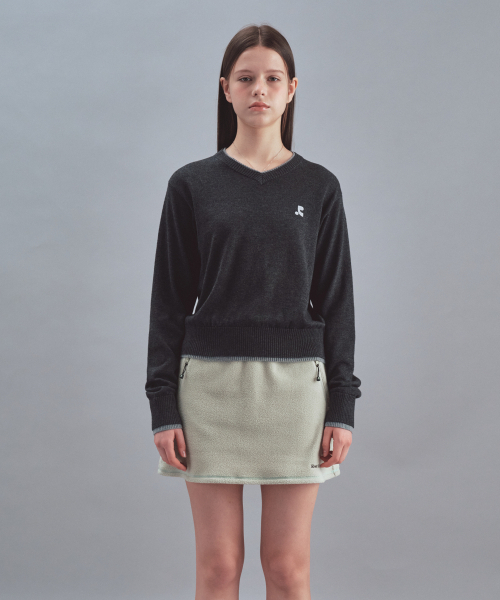 Rest&Recreation(レストアンドレクリエーション)の「LAYERED V-NECK WOOL KNIT - CHARCOAL(ニット/セーター・レディース・その他・LARGE/SMALL)」の1枚目の写真