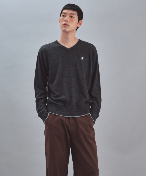 Rest&Recreation(レストアンドレクリエーション)の「LAYERED V-NECK WOOL KNIT - CHARCOAL(ニット/セーター・レディース・その他・LARGE/SMALL)」の2枚目の写真