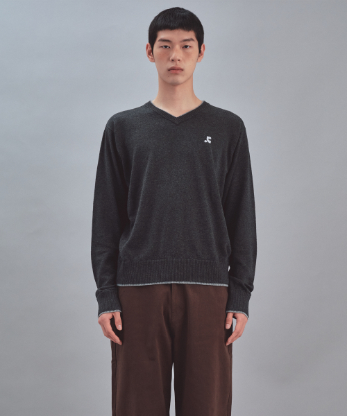 Rest&Recreation(レストアンドレクリエーション)の「LAYERED V-NECK WOOL KNIT - CHARCOAL(ニット/セーター・レディース・その他・LARGE/SMALL)」の6枚目の写真