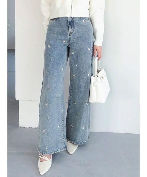 dazzlin(ダズリン)の「リトルフラワー刺繍デニム(デニムパンツ・レディース・ブルー/インディゴブルー・MEDIUM/SMALL)」の1枚目の写真
