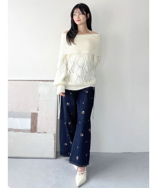 dazzlin(ダズリン)の「リトルフラワー刺繍デニム(デニムパンツ・レディース・ブルー/インディゴブルー・MEDIUM/SMALL)」の4枚目の写真