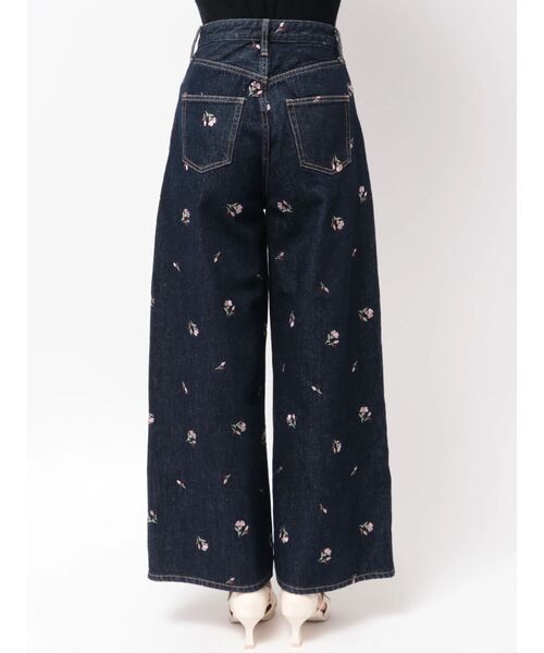 dazzlin(ダズリン)の「リトルフラワー刺繍デニム(デニムパンツ・レディース・ブルー/インディゴブルー・MEDIUM/SMALL)」の13枚目の写真