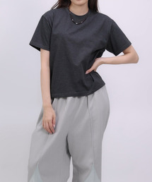 OGI アミュレット バックグラフィック クロップドTシャツ グレー