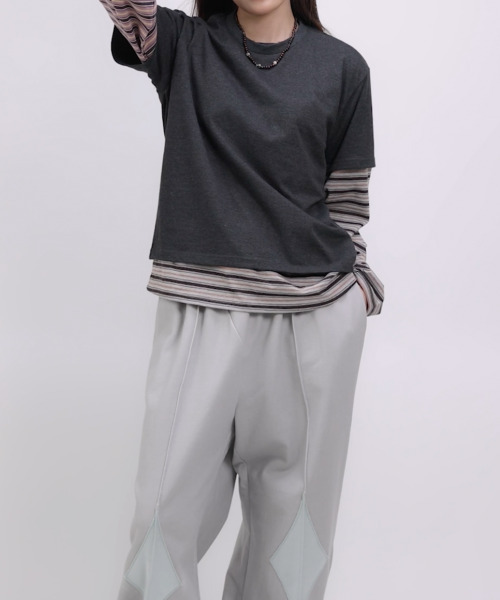 OGI(オギ)の「OGI アミュレット バックグラフィック クロップドTシャツ グレー(Tシャツ/カットソー・レディース・その他・FREE)」の3枚目の写真