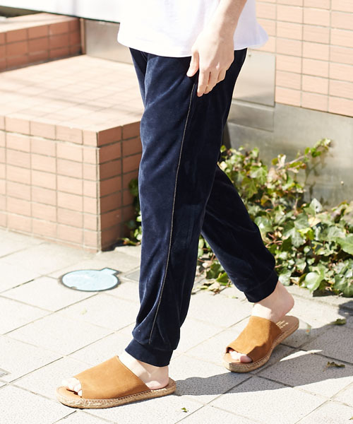 AMERICAN RAG CIE(アメリカンラグシー)の「ベロア素材 セットアップ スウェットパンツ(その他パンツ・メンズ・ネイビー/グリーン・2/1)」の2枚目の写真