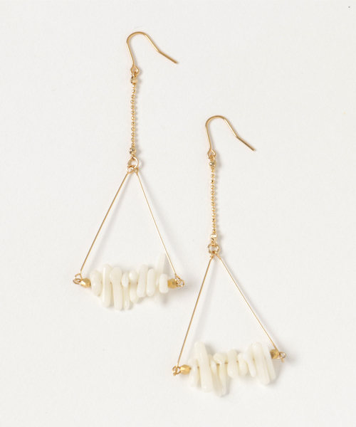 TONE SELECT GOODS(トーンセレクトグッズ)の「【m'no/エムノ】&triangleピアス(珊瑚ver.)(ピアス(両耳用)・レディース・ゴールド・FREE)」の1枚目の写真