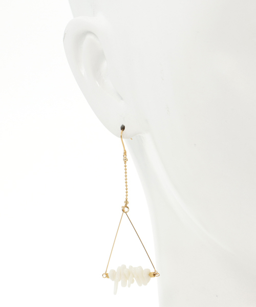 TONE SELECT GOODS(トーンセレクトグッズ)の「【m'no/エムノ】&triangleピアス(珊瑚ver.)(ピアス(両耳用)・レディース・ゴールド・FREE)」の4枚目の写真