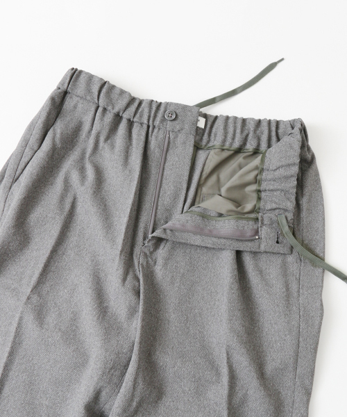 URBAN RESEARCH（アーバンリサーチ）の「UR COOLDRYKARAMI イージートラウザー（その他パンツ・メンズ・ネイビー/グレー・MEDIUM/LARGE）」の14枚目の写真