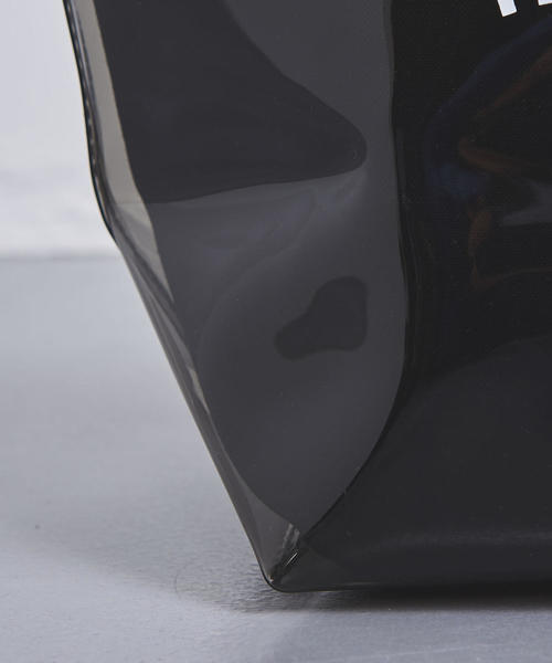 UNITED ARROWS（ユナイテッドアローズ）の「＜TEMBEA（テンベア）＞PVC  DELIVERY トートバッグ S†（トートバッグ・レディース・ホワイト/ケリー/ブラック・FREE）」の8枚目の写真